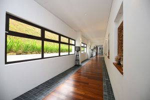 پنجره دوجداره لولایی